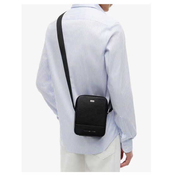 ΑΝΔΡΙΚΟ ΤΣΑΝΤΑΚΙ TOMMY HILFIGER Reporter crossbody bag ΑΝΔΡΙΚΟ ΤΣΑΝΤΑΚΙ TOMMY HILFIGER Reporter crossbody bag